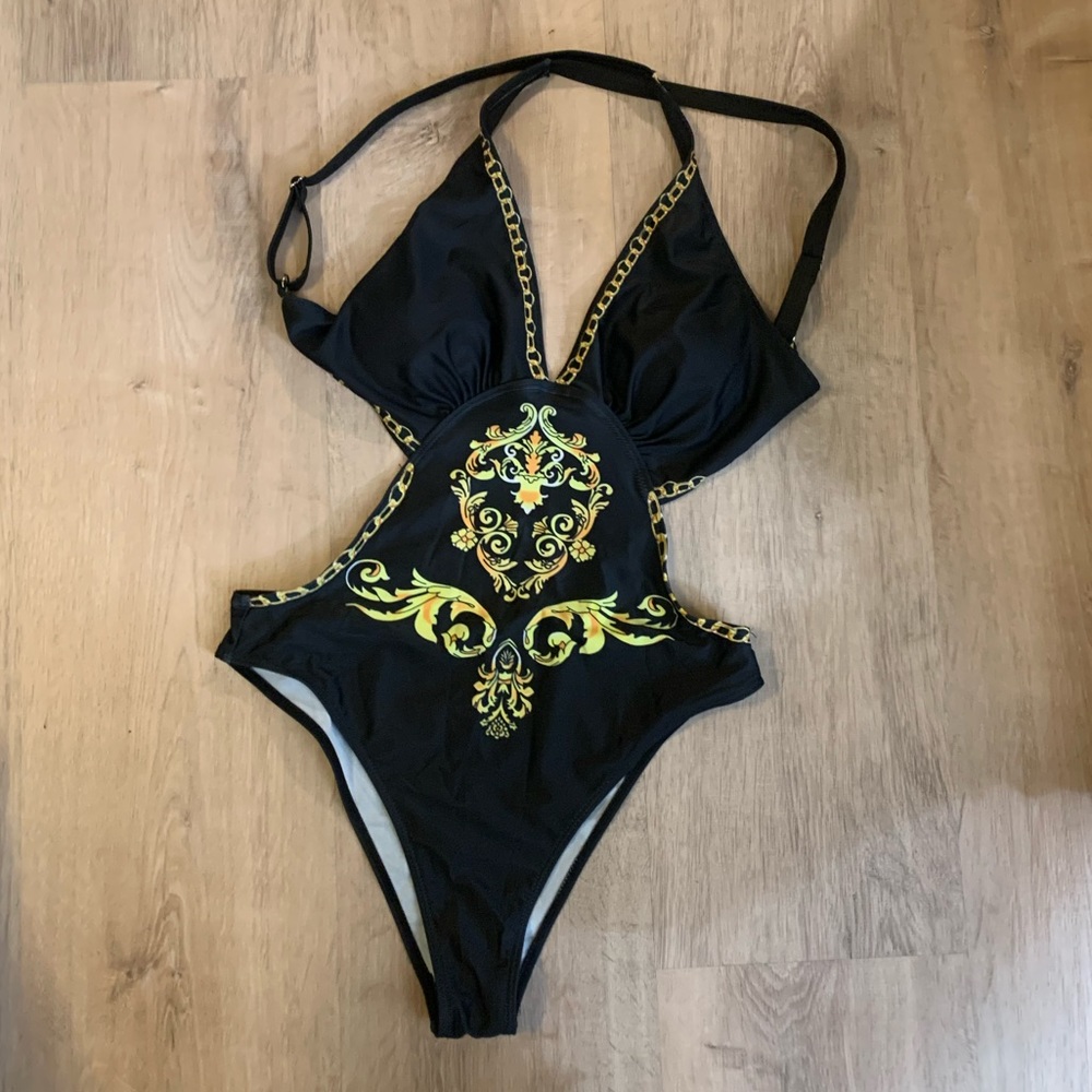 Large monokini